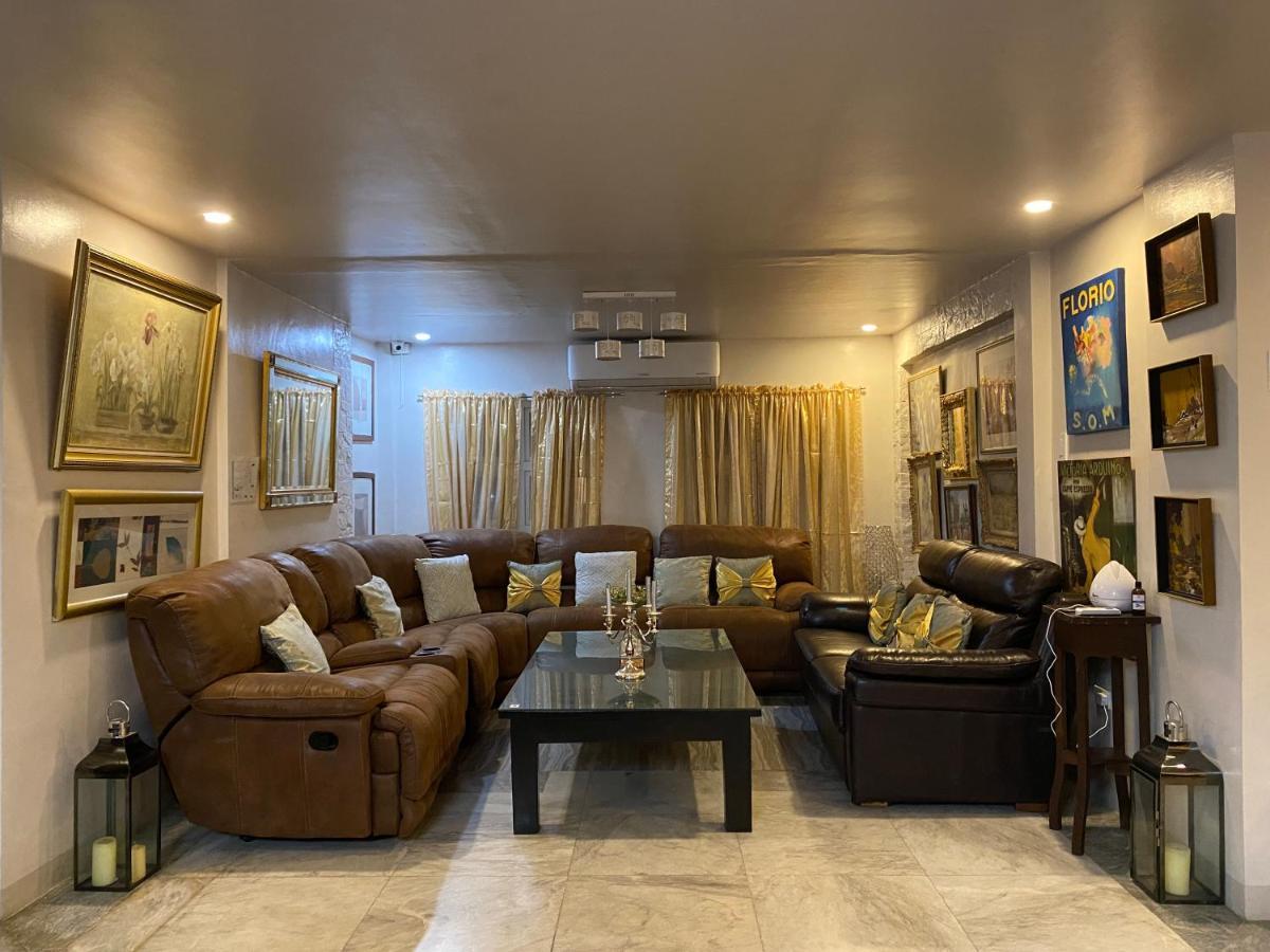 Casa Cecilia Hotel Bantay Luaran gambar