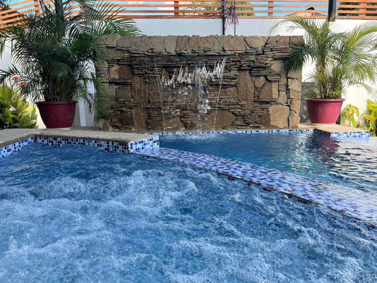 Casa Cecilia Hotel Bantay Luaran gambar